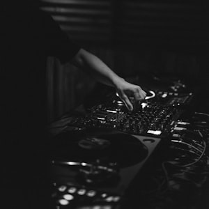 dj368感风暴CLUB酒吧-DJ阿德女MAC小离四月至嗨气氛车载DJ网站 [车载串烧]